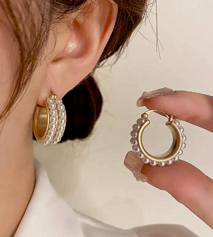 Lolita | 14K Gold-Plated Brass Hoops Adorned with Pearls